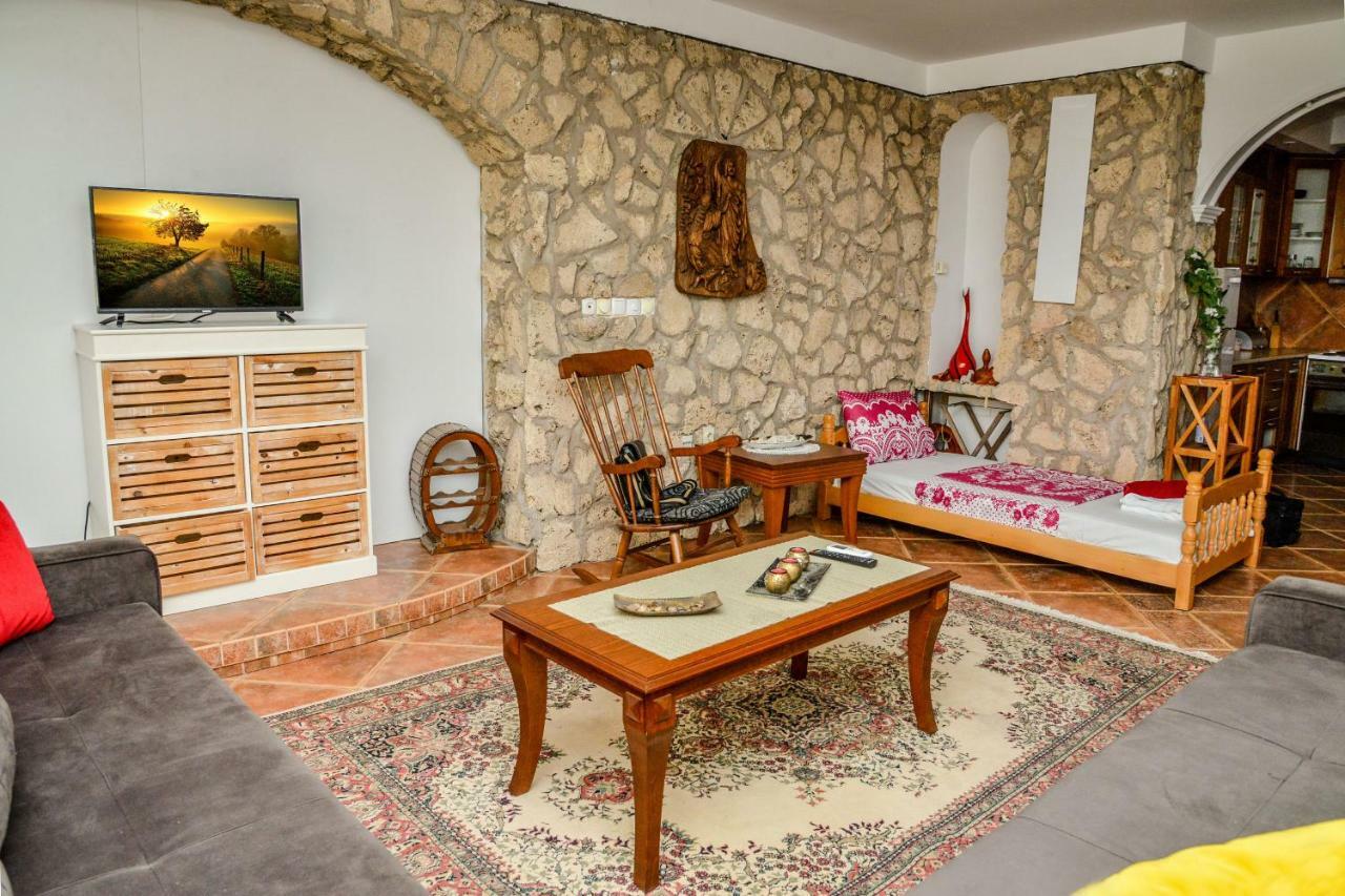 Tomas Apartments Skopje Luaran gambar